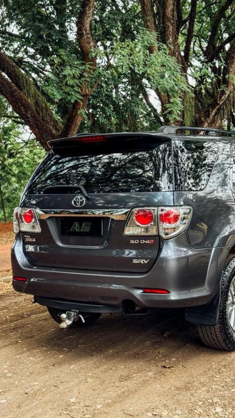 TOYOTA Hilux SW4 3.0 16V 4P SRV 4X4 7 LUGARES TURBO DIESEL AUTOMTICO, Foto 13