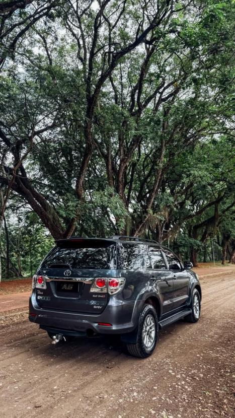 TOYOTA Hilux SW4 3.0 16V 4P SRV 4X4 7 LUGARES TURBO DIESEL AUTOMTICO, Foto 16