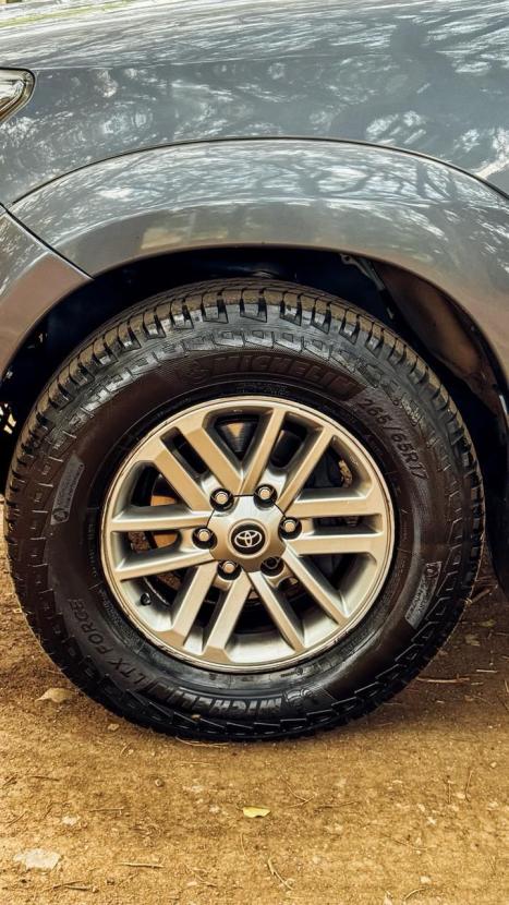 TOYOTA Hilux SW4 3.0 16V 4P SRV 4X4 7 LUGARES TURBO DIESEL AUTOMTICO, Foto 19