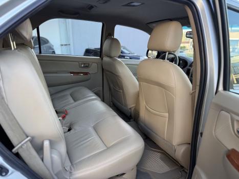 TOYOTA Hilux SW4 3.0 16V 4P SRV 4X4 7 LUGARES TURBO DIESEL AUTOMTICO, Foto 7