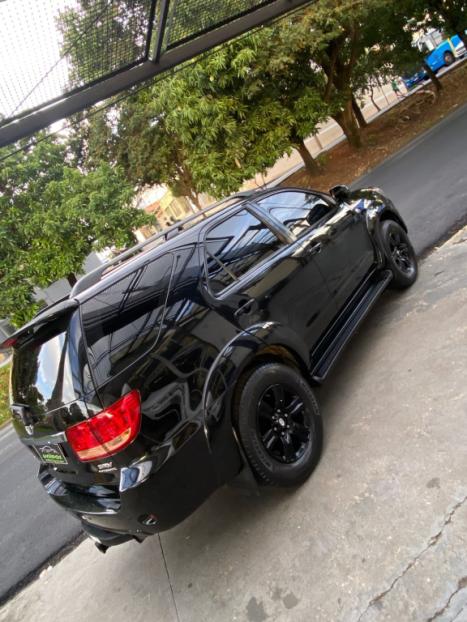 TOYOTA Hilux SW4 3.0 16V 4P 4X4 SRV TURBO DIESEL, Foto 3