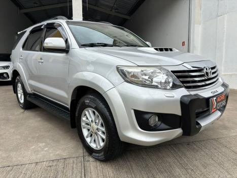 TOYOTA Hilux SW4 3.0 16V 4P SRV 4X4 7 LUGARES TURBO DIESEL AUTOM�TICO, Foto 1