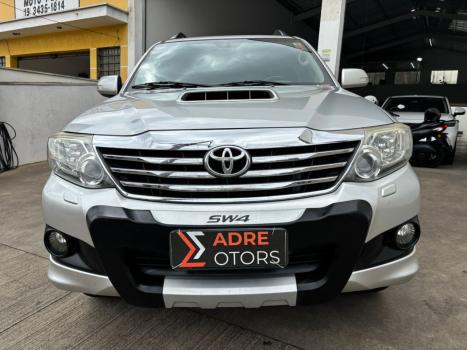 TOYOTA Hilux SW4 3.0 16V 4P SRV 4X4 7 LUGARES TURBO DIESEL AUTOM�TICO, Foto 9