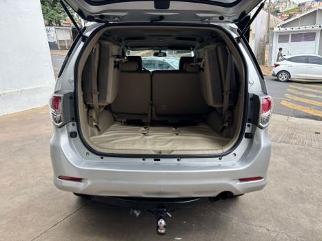 TOYOTA Hilux SW4 3.0 16V 4P SRV 4X4 7 LUGARES TURBO DIESEL AUTOM�TICO, Foto 12