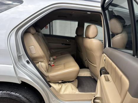 TOYOTA Hilux SW4 3.0 16V 4P SRV 4X4 7 LUGARES TURBO DIESEL AUTOM�TICO, Foto 16