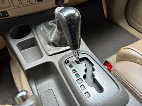 TOYOTA Hilux SW4 3.0 16V 4P SRV 4X4 7 LUGARES TURBO DIESEL AUTOM�TICO, Foto 18