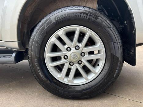 TOYOTA Hilux SW4 3.0 16V 4P SRV 4X4 7 LUGARES TURBO DIESEL AUTOM�TICO, Foto 20