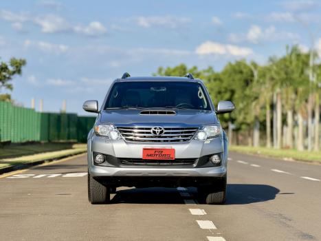 TOYOTA Hilux SW4 3.0 16V 4P SRV 4X4 TURBO DIESEL AUTOM�TICO, Foto 3