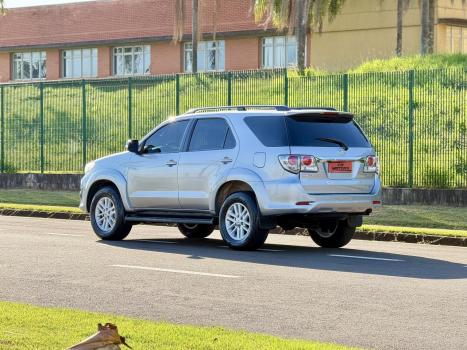 TOYOTA Hilux SW4 3.0 16V 4P SRV 4X4 TURBO DIESEL AUTOM�TICO, Foto 4