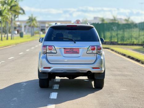 TOYOTA Hilux SW4 3.0 16V 4P SRV 4X4 TURBO DIESEL AUTOM�TICO, Foto 5