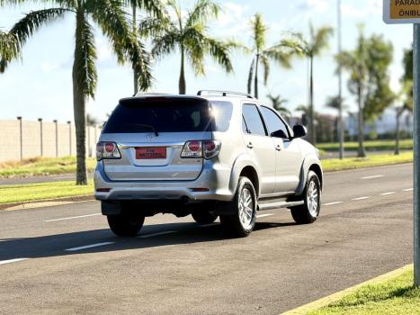 TOYOTA Hilux SW4 3.0 16V 4P SRV 4X4 TURBO DIESEL AUTOM�TICO, Foto 6