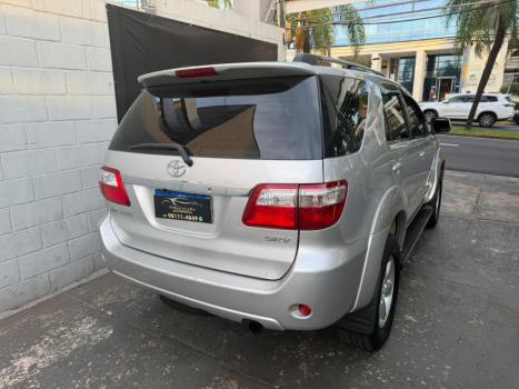 TOYOTA Hilux SW4 3.0 16V 4P SRV 4X4 7 LUGARES TURBO DIESEL AUTOM�TICO, Foto 3