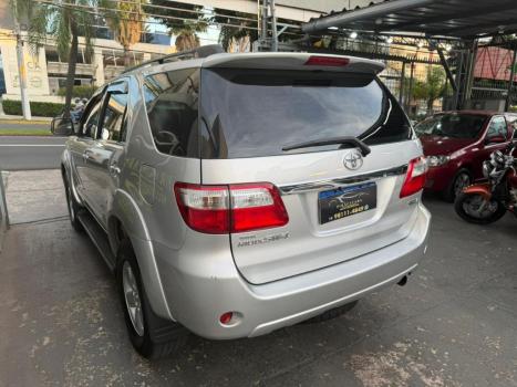 TOYOTA Hilux SW4 3.0 16V 4P SRV 4X4 7 LUGARES TURBO DIESEL AUTOM�TICO, Foto 4