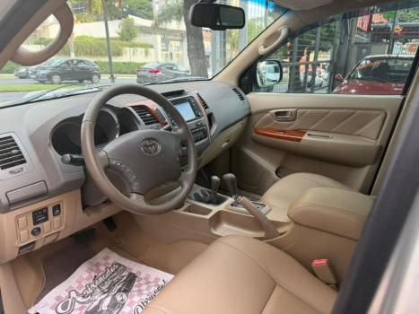 TOYOTA Hilux SW4 3.0 16V 4P SRV 4X4 7 LUGARES TURBO DIESEL AUTOM�TICO, Foto 5