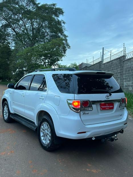 TOYOTA Hilux SW4 3.0 16V 4P SRV 4X4 7 LUGARES TURBO DIESEL AUTOM�TICO, Foto 2