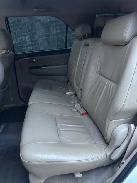 TOYOTA Hilux SW4 3.0 16V 4P SRV 4X4 7 LUGARES TURBO DIESEL AUTOM�TICO, Foto 6