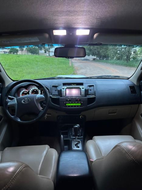 TOYOTA Hilux SW4 3.0 16V 4P SRV 4X4 7 LUGARES TURBO DIESEL AUTOM�TICO, Foto 7