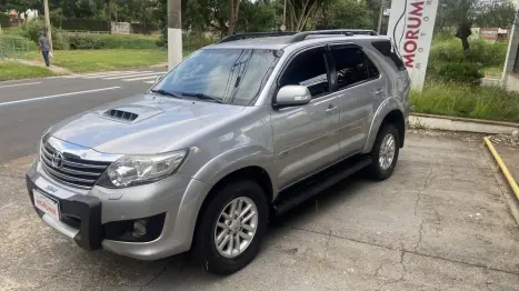 TOYOTA Hilux SW4 3.0 16V 4P SRV 4X4 TURBO DIESEL AUTOM�TICO, Foto 2