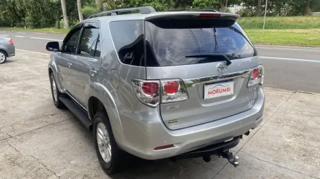 TOYOTA Hilux SW4 3.0 16V 4P SRV 4X4 TURBO DIESEL AUTOM�TICO, Foto 4