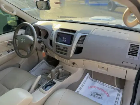 TOYOTA Hilux SW4 3.0 V6 12V 4P SRV 4X4 TURBO DIESEL AUTOM�TICO, Foto 5