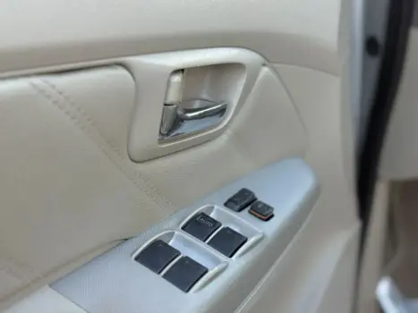 TOYOTA Hilux SW4 3.0 V6 12V 4P SRV 4X4 TURBO DIESEL AUTOM�TICO, Foto 15