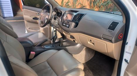 TOYOTA Hilux SW4 3.0 16V 4P SRV 4X4 7 LUGARES TURBO DIESEL AUTOM�TICO, Foto 5