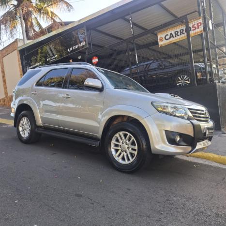 TOYOTA Hilux SW4 3.0 V6 12V 4P SRV TURBO DIESEL AUTOM�TICO, Foto 2