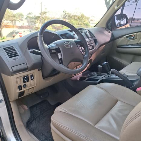 TOYOTA Hilux SW4 3.0 16V 4P SRV 4X4 TURBO DIESEL AUTOMÁTICO, Foto 7