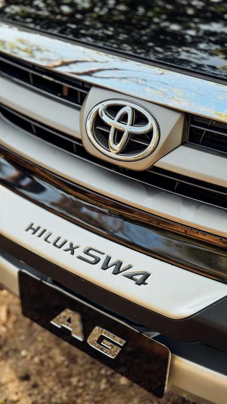 TOYOTA Hilux SW4 3.0 V6 12V 4P SRV 4X4 TURBO DIESEL AUTOM�TICO, Foto 4
