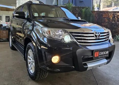 TOYOTA Hilux SW4 3.0 16V 4P SRV 4X4 TURBO DIESEL AUTOM�TICO, Foto 1