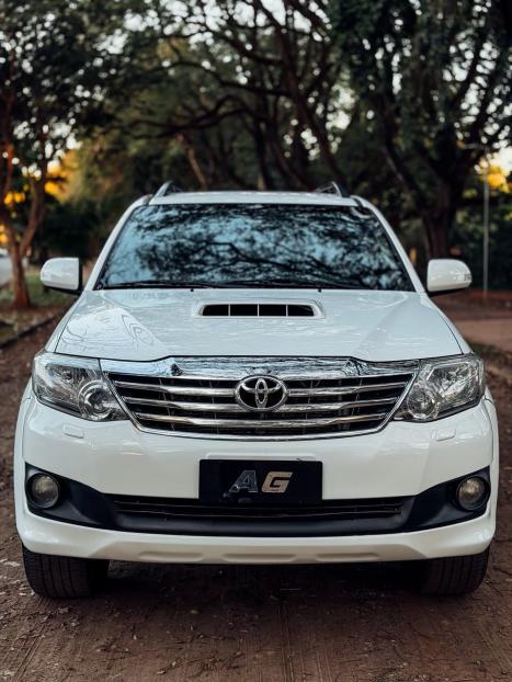 TOYOTA Hilux SW4 3.0 V6 12V 4P SRV 4X4 TURBO DIESEL AUTOM�TICO, Foto 3