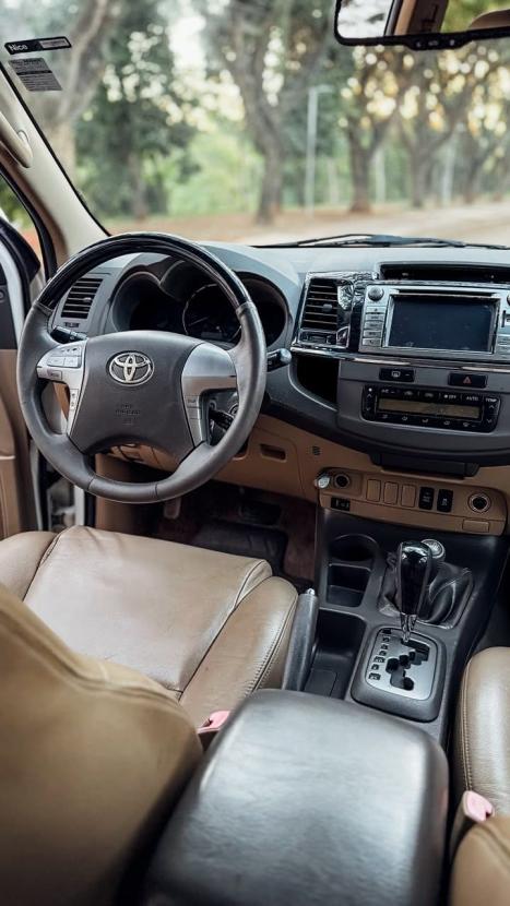 TOYOTA Hilux SW4 3.0 V6 12V 4P SRV 4X4 TURBO DIESEL AUTOM�TICO, Foto 7