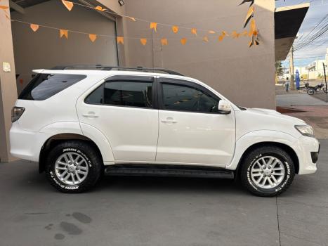 TOYOTA Hilux SW4 3.0 16V 4P SR 4X4 TURBO DIESEL AUTOM�TICO, Foto 3