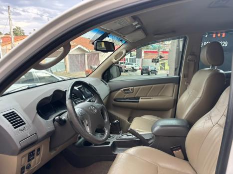TOYOTA Hilux SW4 3.0 16V 4P SR 4X4 TURBO DIESEL AUTOM�TICO, Foto 10