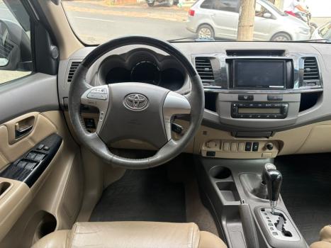 TOYOTA Hilux SW4 3.0 16V 4P SR 4X4 TURBO DIESEL AUTOM�TICO, Foto 15