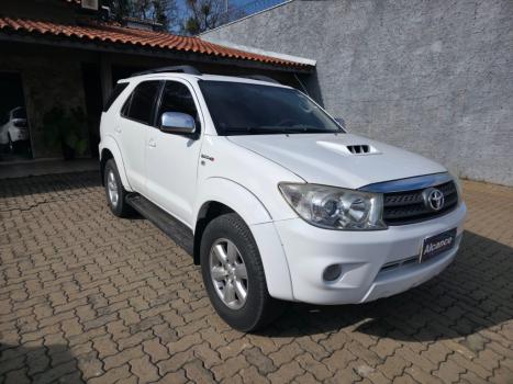 TOYOTA Hilux SW4 3.0 16V 4P SRV 4X4 7 LUGARES TURBO DIESEL AUTOM�TICO, Foto 1