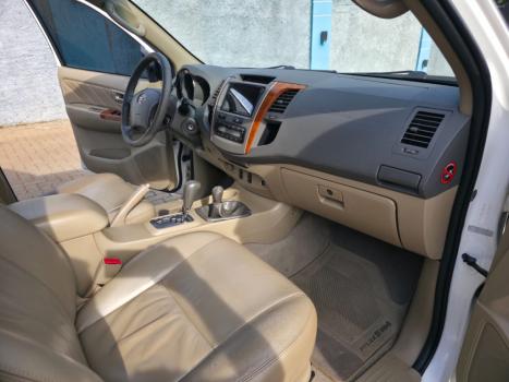 TOYOTA Hilux SW4 3.0 16V 4P SRV 4X4 7 LUGARES TURBO DIESEL AUTOM�TICO, Foto 7