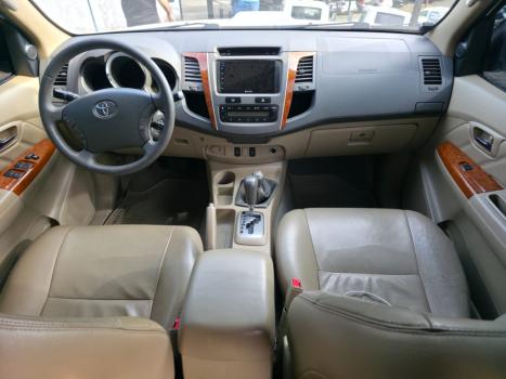 TOYOTA Hilux SW4 3.0 16V 4P SRV 4X4 7 LUGARES TURBO DIESEL AUTOM�TICO, Foto 9