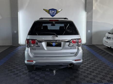 TOYOTA Hilux SW4 3.0 16V 4P SRV 4X4 7 LUGARES TURBO DIESEL AUTOM�TICO, Foto 5