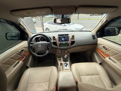 TOYOTA Hilux SW4 3.0 16V 4P SRV 4X4 7 LUGARES TURBO DIESEL AUTOMÁTICO, Foto 7