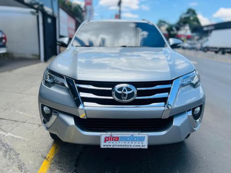 TOYOTA Hilux SW4 4.0 V6 24V 4P SRX 4X4 7 LUGARES AUTOMTICO, Foto 3