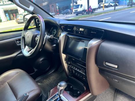 TOYOTA Hilux SW4 4.0 V6 24V 4P SRX 4X4 7 LUGARES AUTOMTICO, Foto 11