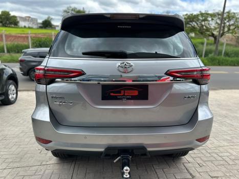 TOYOTA Hilux SW4 4.0 V6 24V 4P SRV 7LUGARES 4X4 AUTOMÁTICO, Foto 2