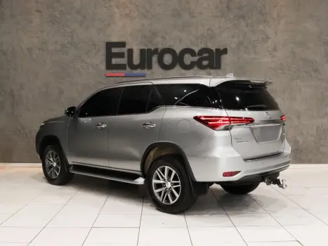 TOYOTA Hilux SW4 , Foto 4