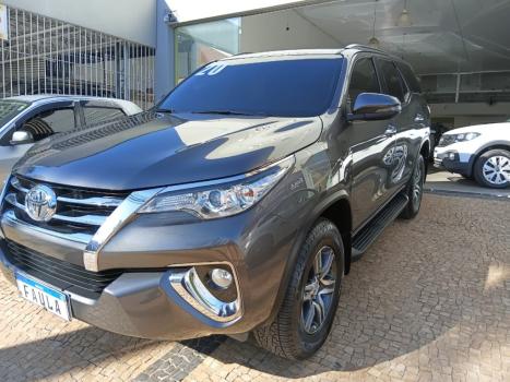 TOYOTA Hilux SW4 , Foto 3