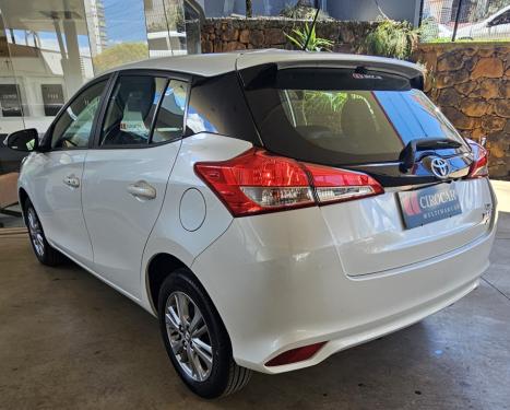 TOYOTA Yaris Hatch 1.5 16V 4P FLEX XL PLUS CONNECT MULTIDRIVE AUTOMTICO CVT, Foto 5