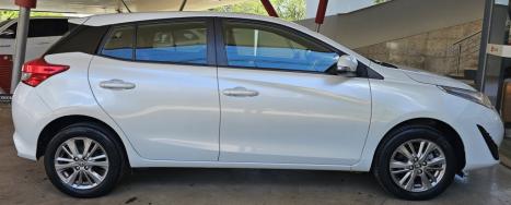 TOYOTA Yaris Hatch 1.5 16V 4P FLEX XL PLUS CONNECT MULTIDRIVE AUTOMTICO CVT, Foto 8