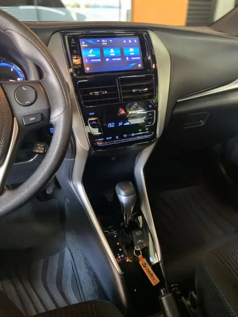 TOYOTA Yaris Hatch 1.3 16V 4P FLEX XL PLUS TECH MULTIDRIVE AUTOMTICO CVT, Foto 10