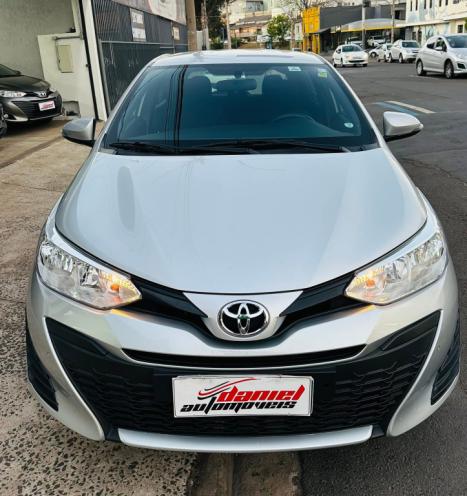 TOYOTA Yaris Hatch 1.5 16V 4P FLEX XL PLUS CONNECT MULTIDRIVE AUTOMTICO CVT, Foto 2