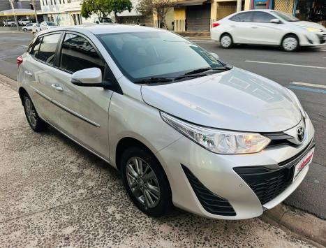 TOYOTA Yaris Hatch 1.5 16V 4P FLEX XL PLUS CONNECT MULTIDRIVE AUTOMTICO CVT, Foto 3